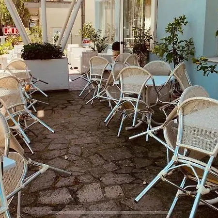 Hotell Roi 3*