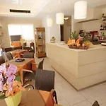 Roi Hotel 3*