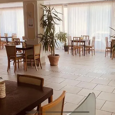 Roi Чезенатико